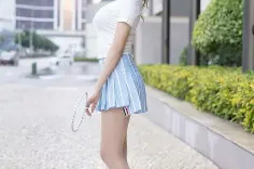 王鹤棣深夜微博回应‘小群’事件沈月道歉并晒群聊截图